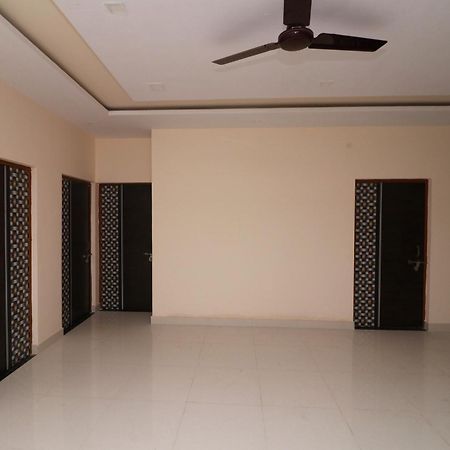 Oyo Flagship 27941 Sangam Darshan Prayagraj Luaran gambar