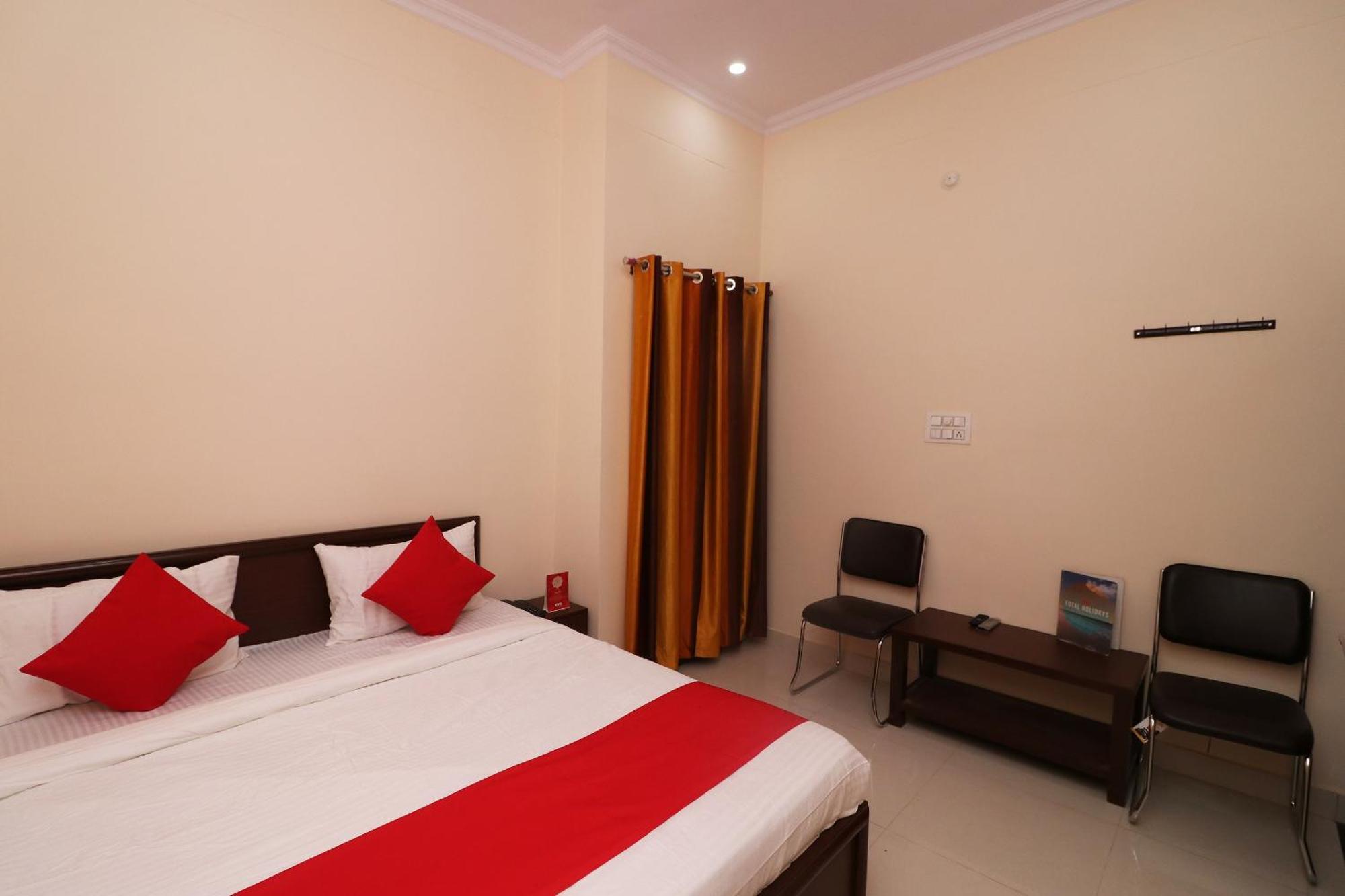 Oyo Flagship 27941 Sangam Darshan Prayagraj Luaran gambar