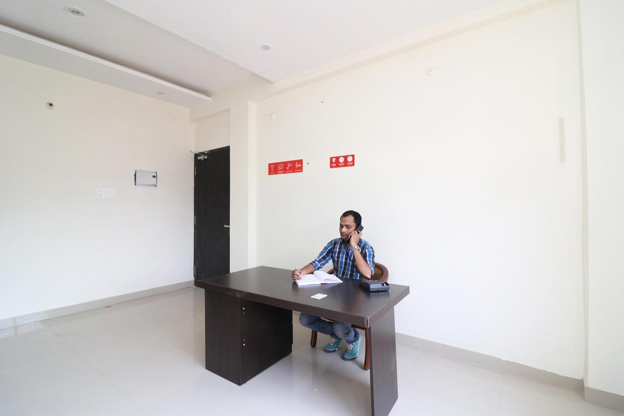 Oyo Flagship 27941 Sangam Darshan Prayagraj Luaran gambar